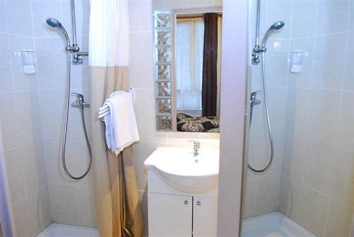 Modern'S Hotel Париж Екстериор снимка