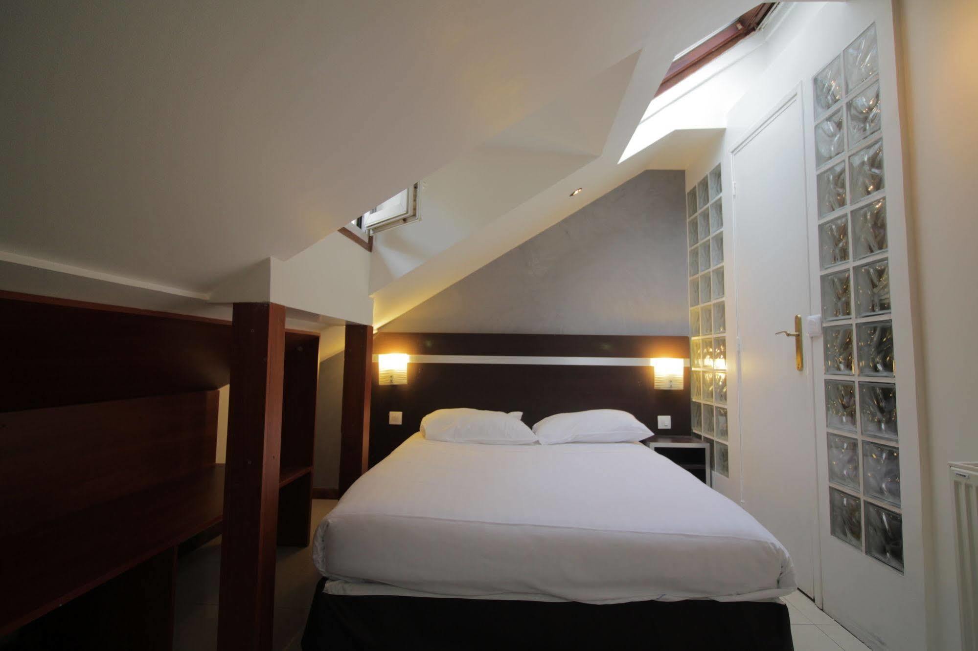 Modern'S Hotel Париж Екстериор снимка