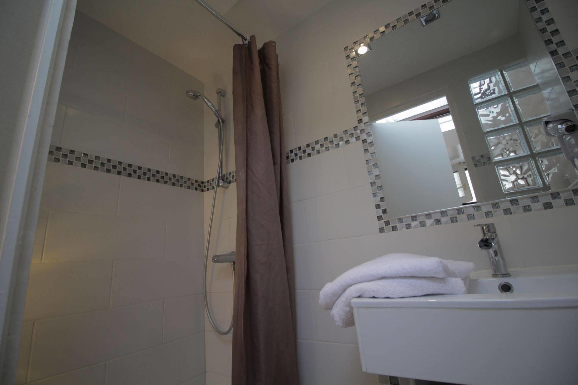 Modern'S Hotel Париж Екстериор снимка