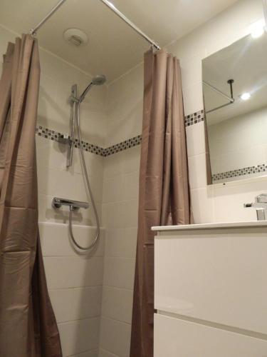 Modern'S Hotel Париж Екстериор снимка
