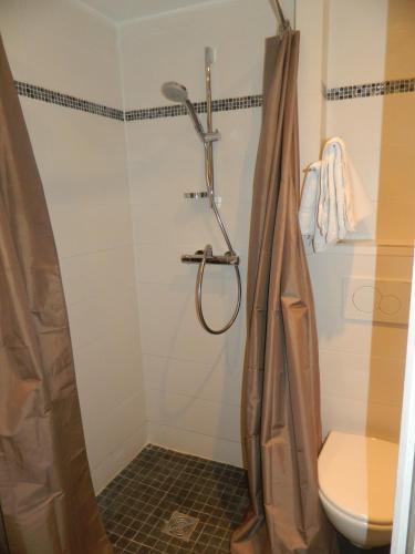 Modern'S Hotel Париж Екстериор снимка